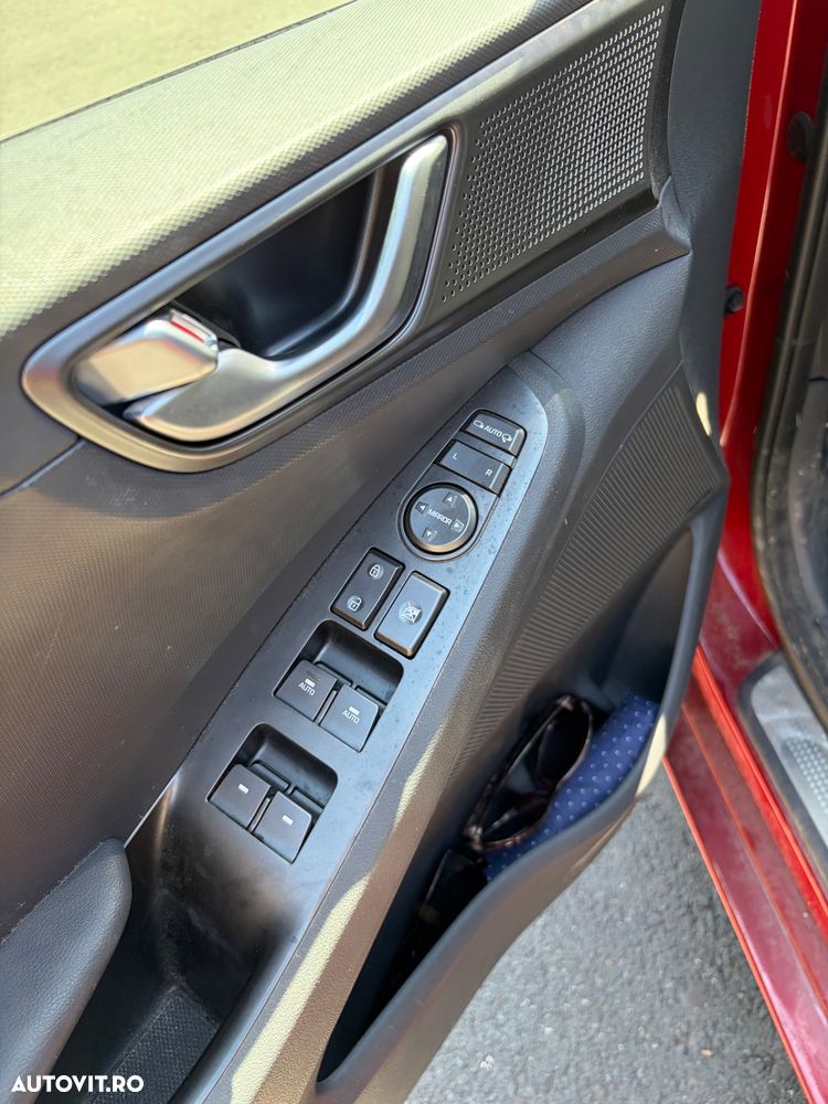 Hyundai IONIQ - 11