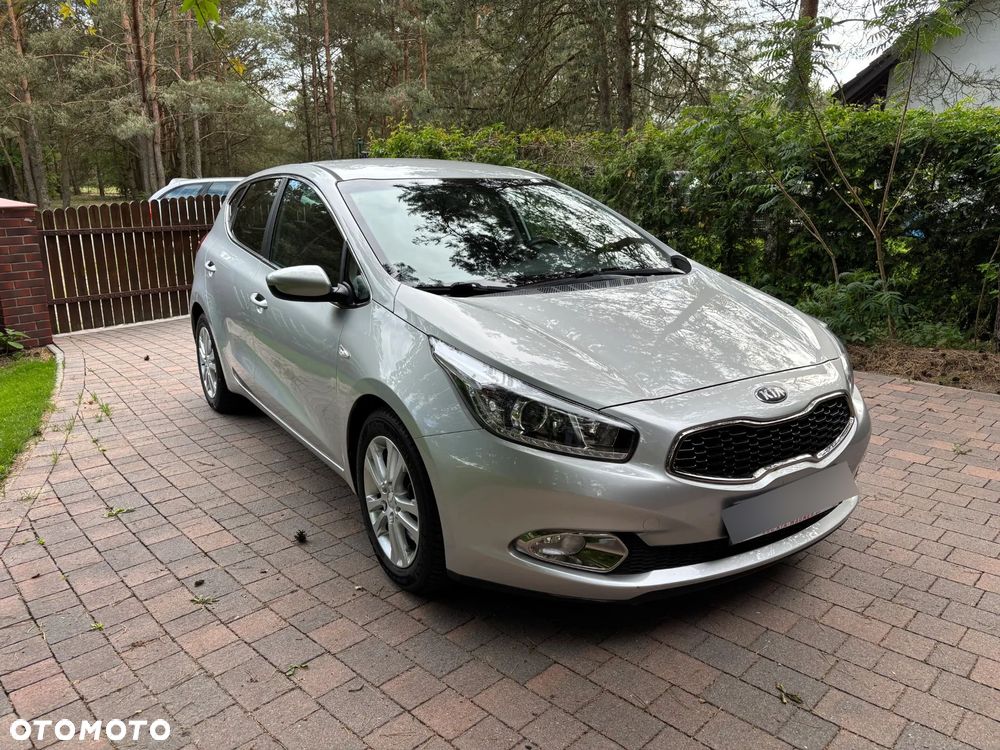Kia Ceed 1.6 GDI Dream Team Edition - 2