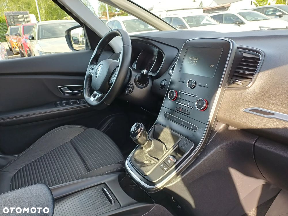 Renault Grand Scenic - 12
