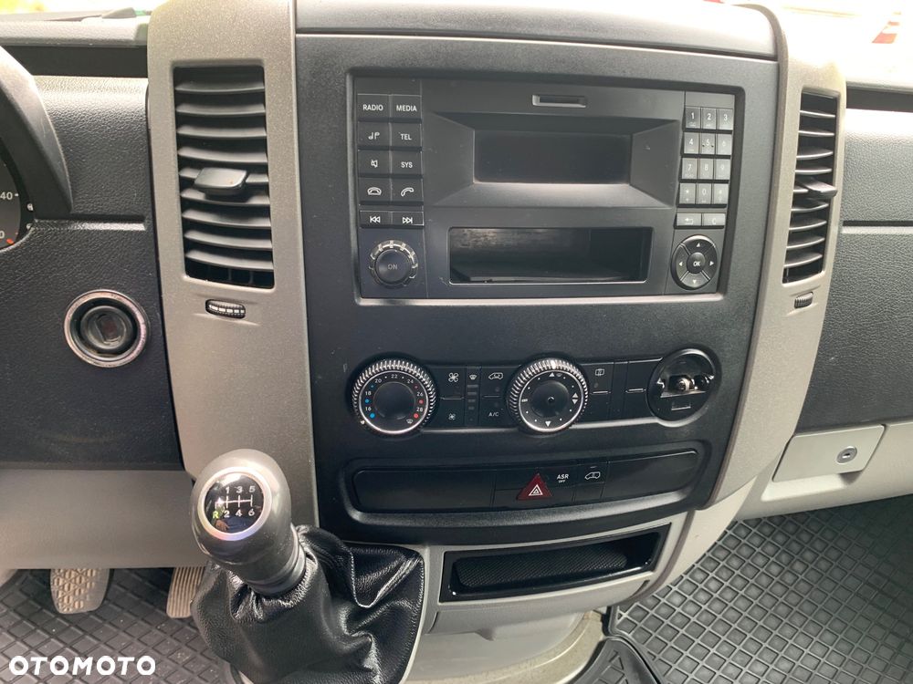 Mercedes-Benz Sprinter - 10