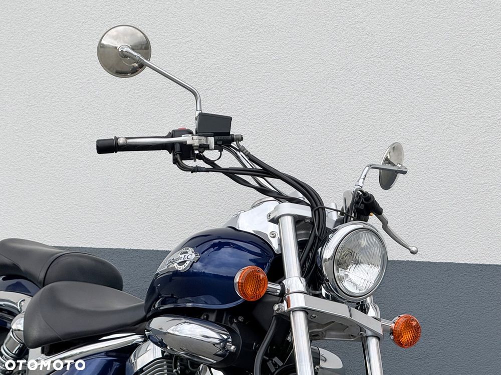 Suzuki Intruder - 2