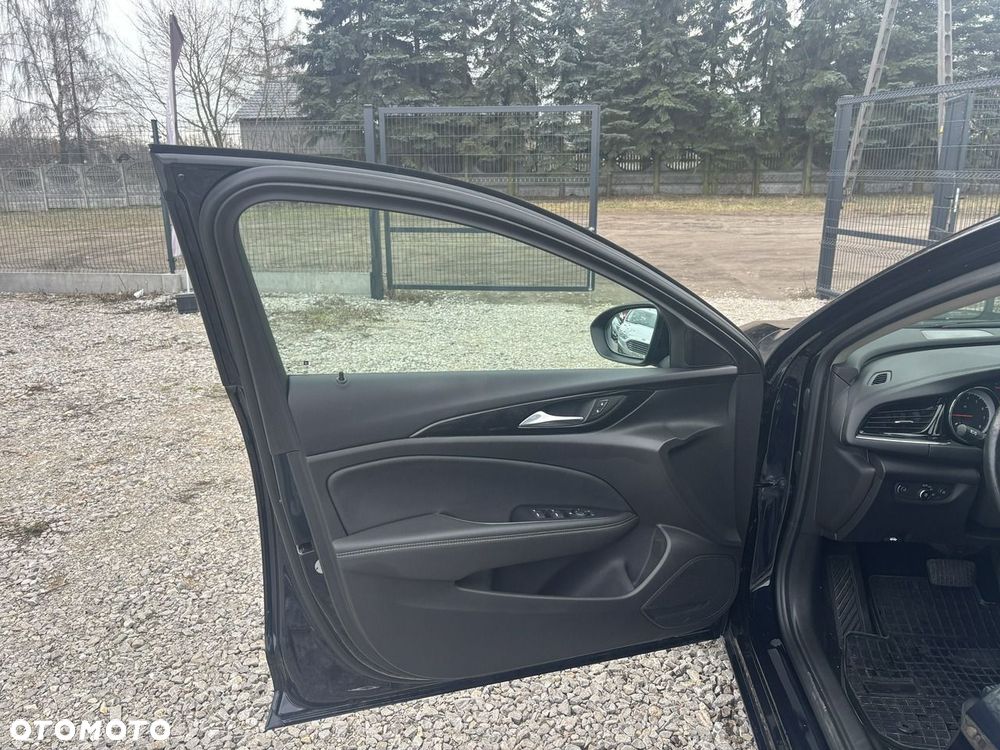 Opel Insignia - 18