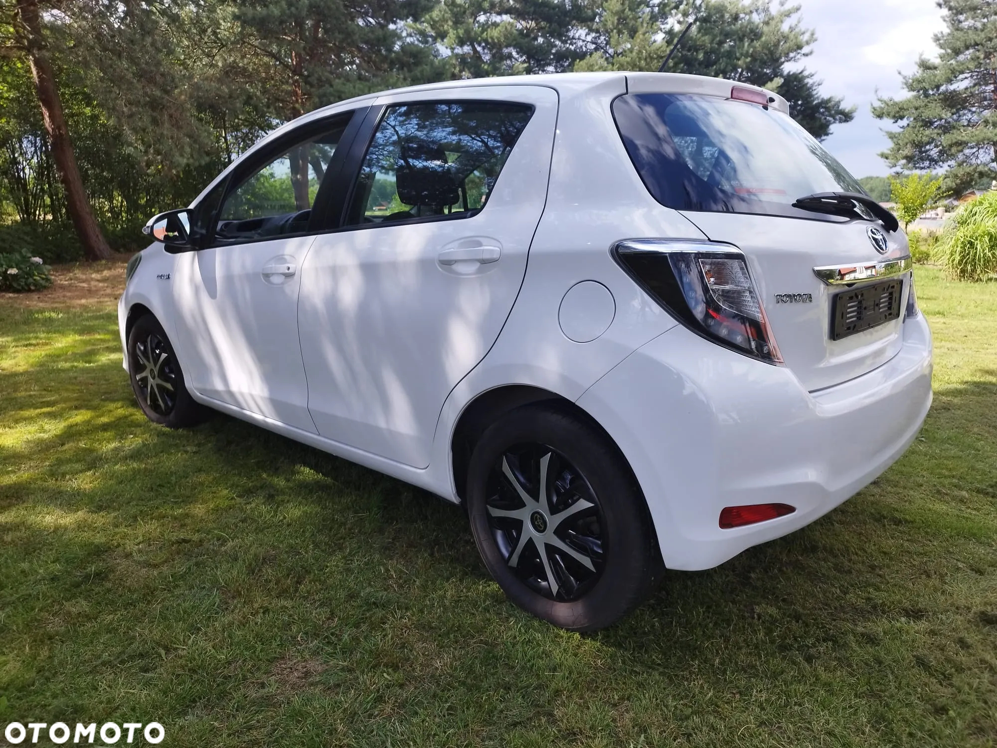Toyota Yaris Hybrid 100 Active - 6