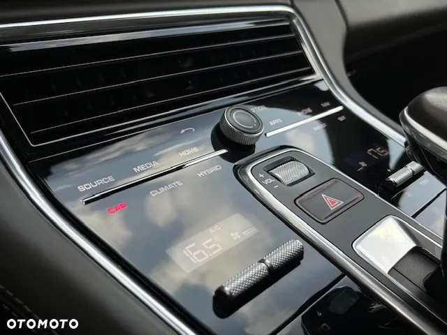 Porsche Panamera 4 e-Hybrid Sport Turismo 10 Years Edition - 26