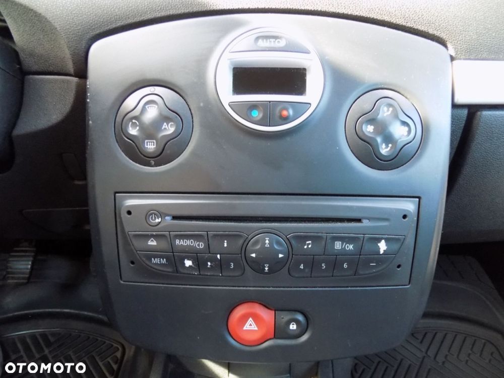 Renault Clio - 11