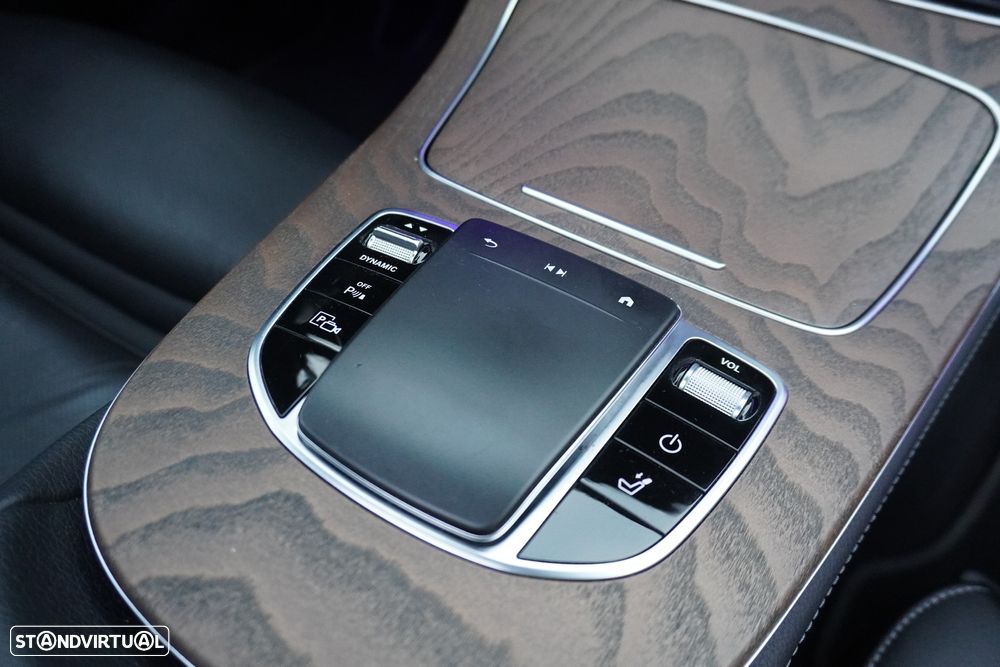 Mercedes-Benz E 300 de 4Matic 9G-TRONIC AMG Line - 39