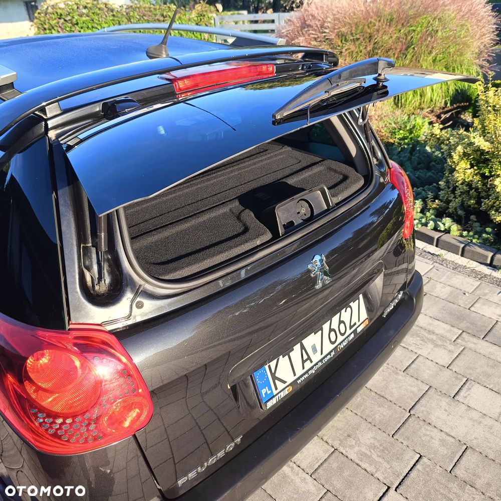 Peugeot 207 - 8