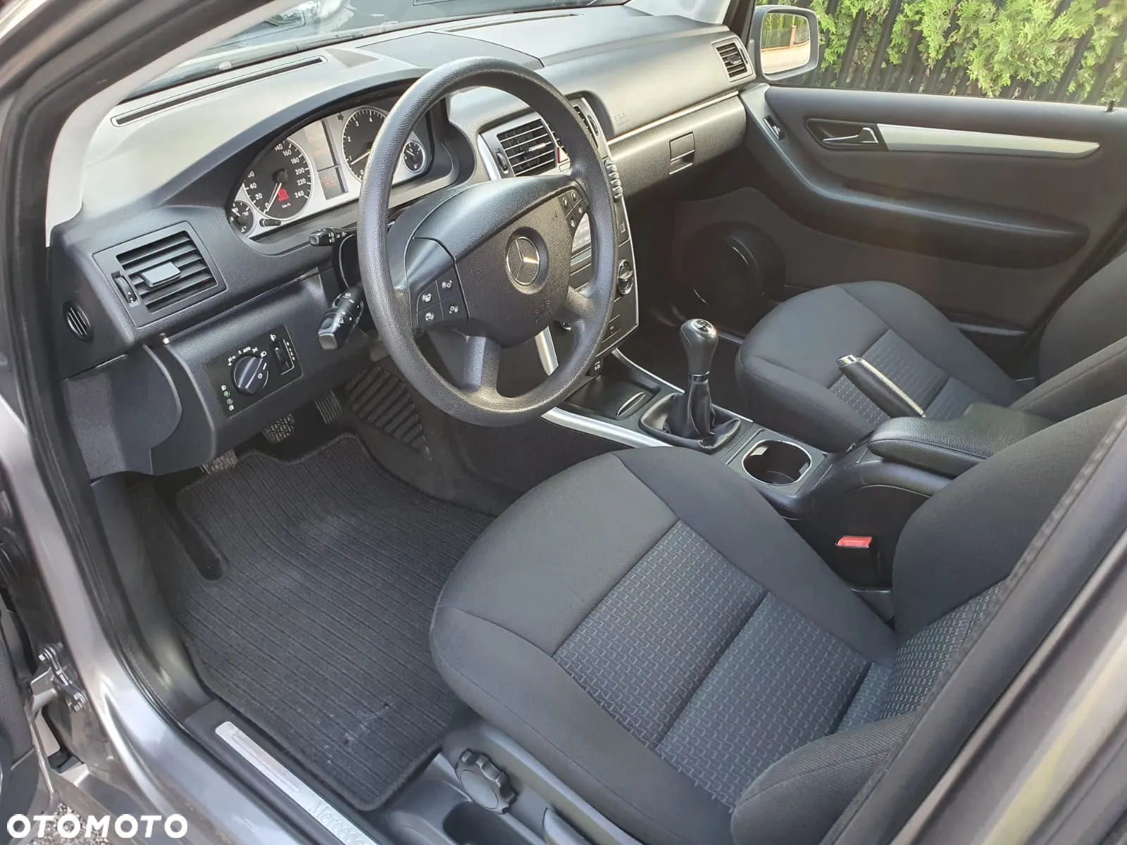 Mercedes-Benz Klasa B 150 BlueEffICIENCY - 18