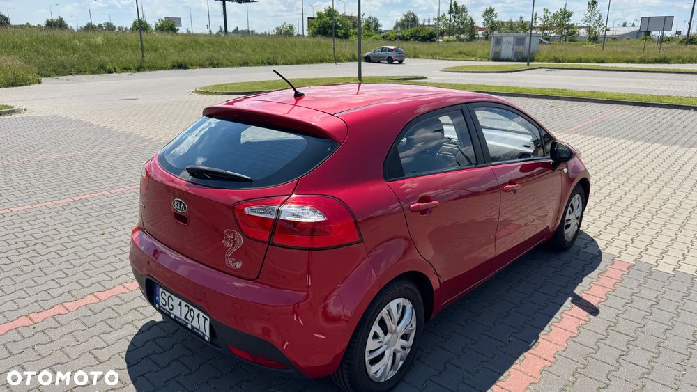 Kia Rio 1.2 L - 2