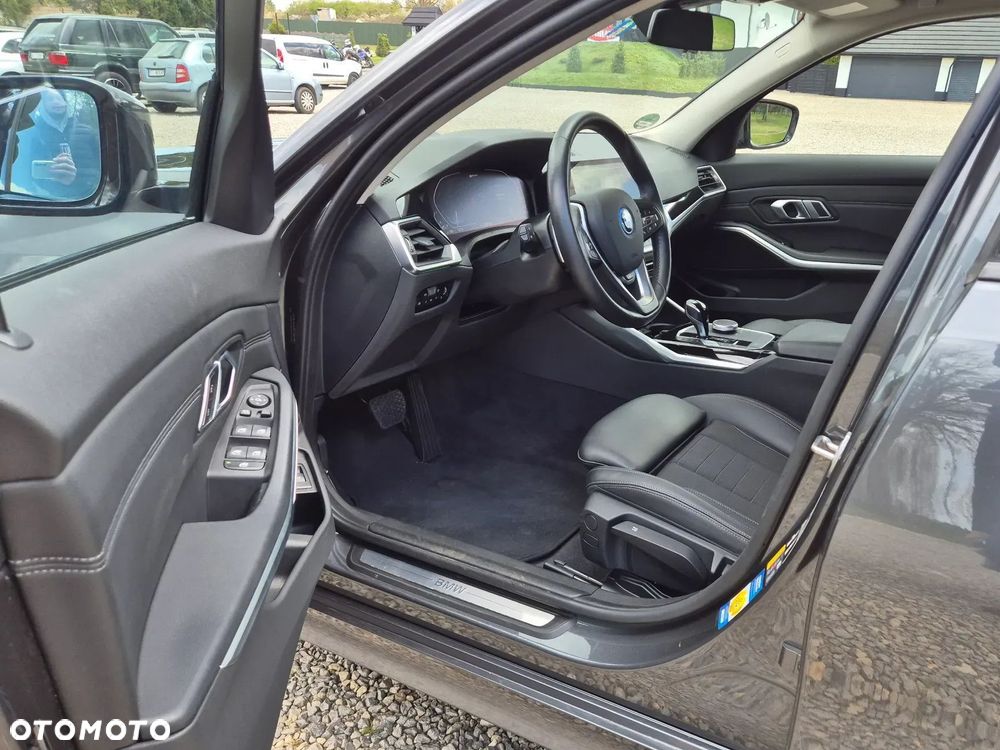 BMW Seria 3 330e xDrive Sport Line - 12