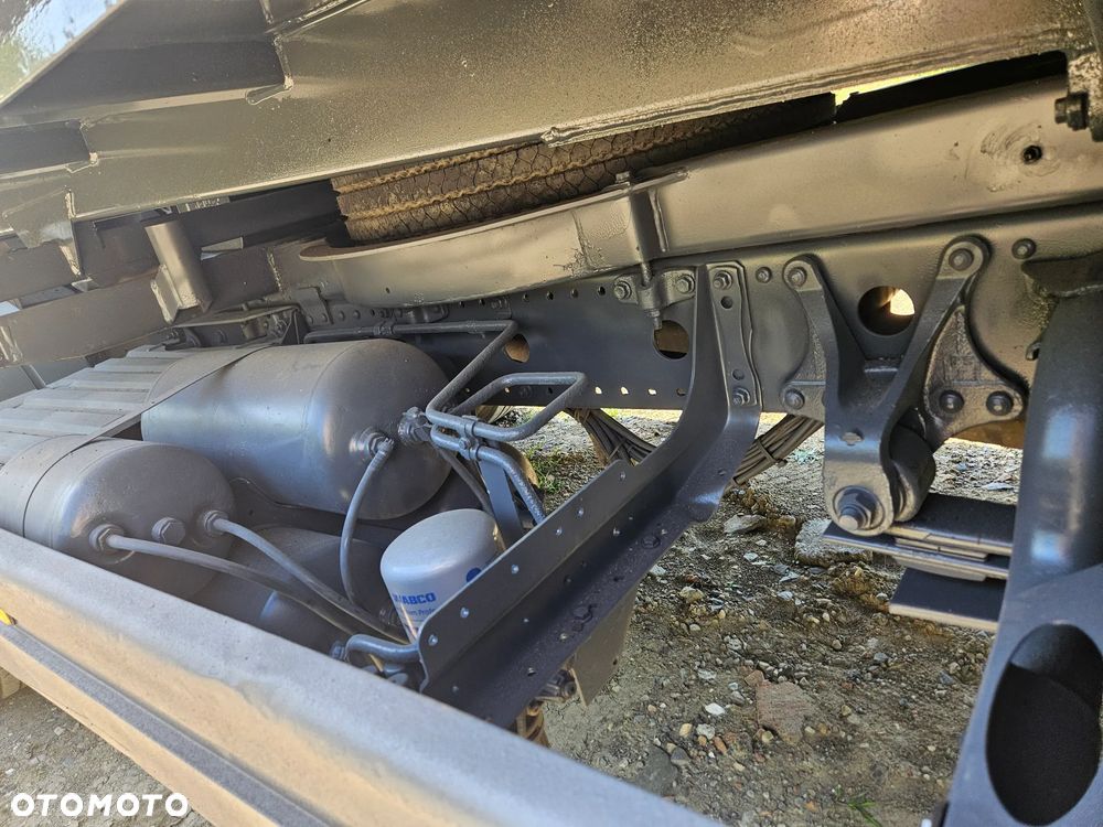 Mercedes-Benz ATEGO 1223 4x2 - 23