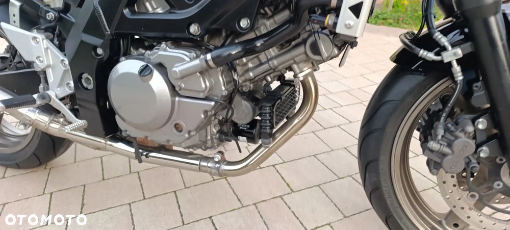 Suzuki SV - 28