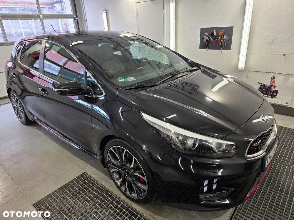 Kia Ceed 1.6 T-GDI GT - 17