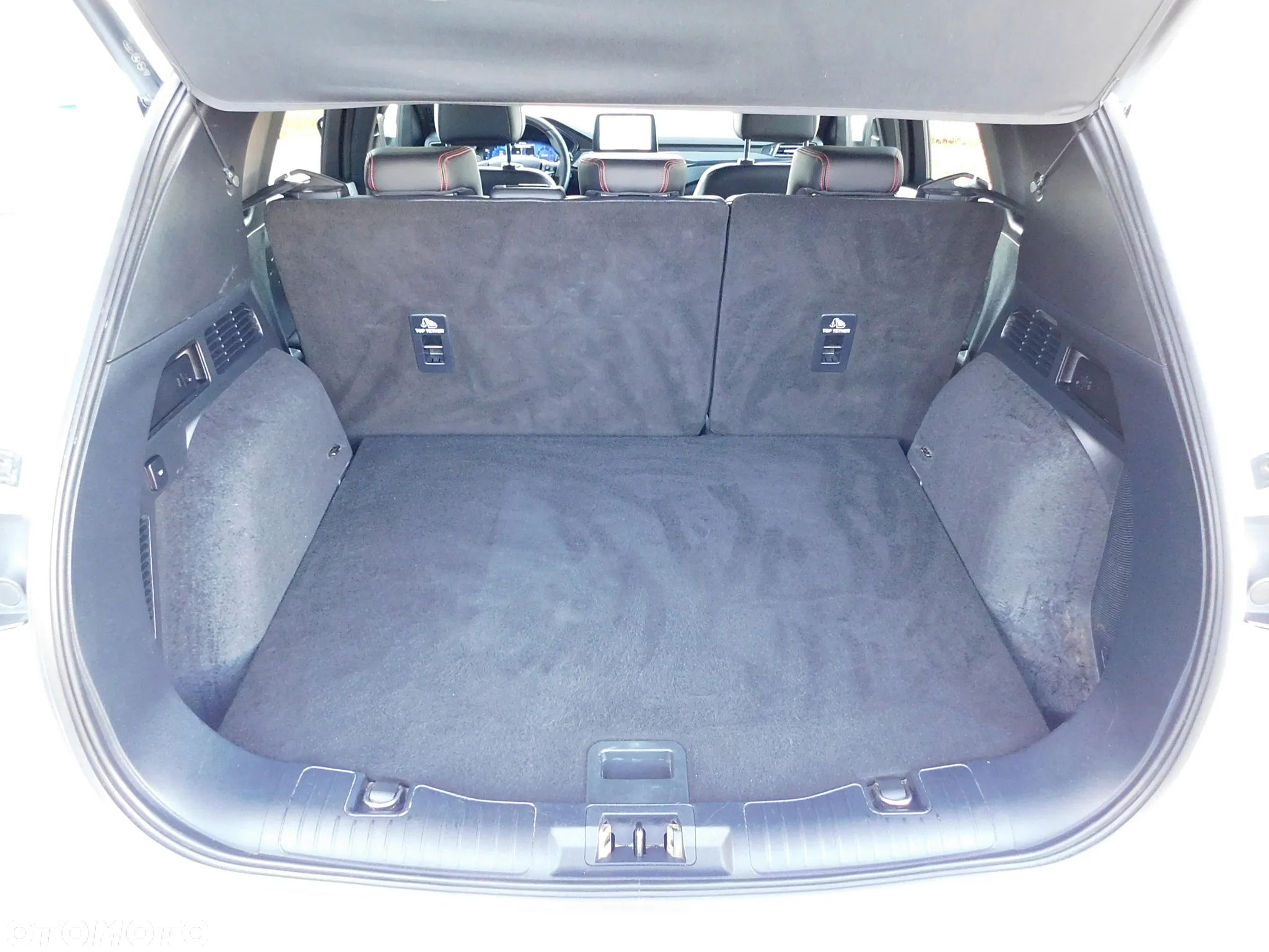 Ford Kuga 1.5 EcoBlue FWD ST-Line X - 20