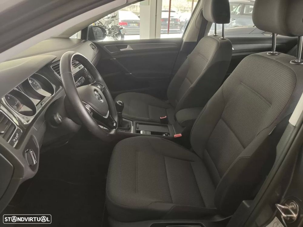 VW Golf 1.6 TDi BlueMotion Confortline - 8