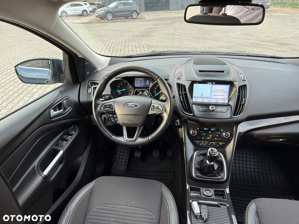 Ford Kuga 1.5 EcoBoost 2x4 Titanium - 18