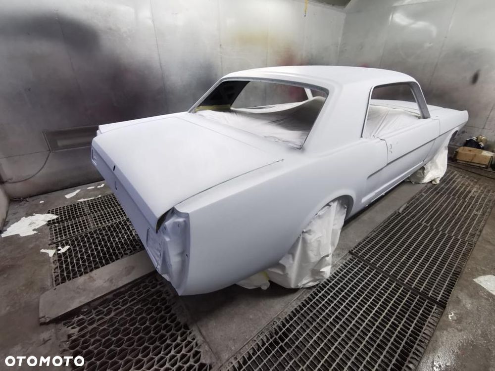 Ford Mustang - 27