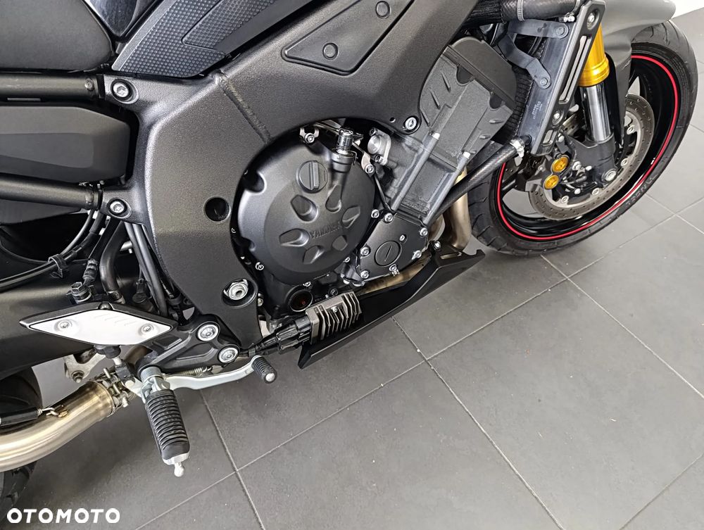 Yamaha FZ8 - 4