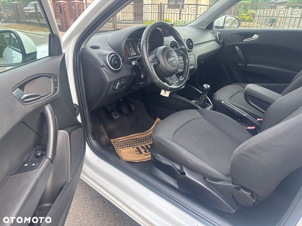 Audi A1 3-drzwiowe 1.6 TDI S line edition - 9