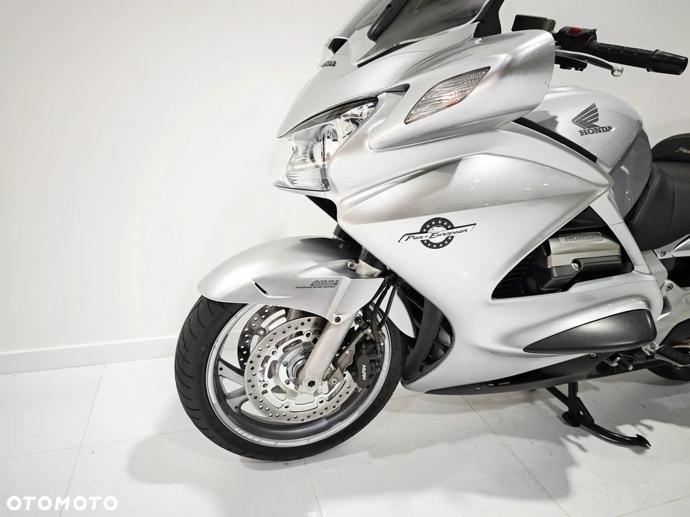 Honda ST - 21