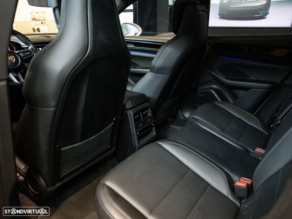 Porsche Macan Electric 4 - 30