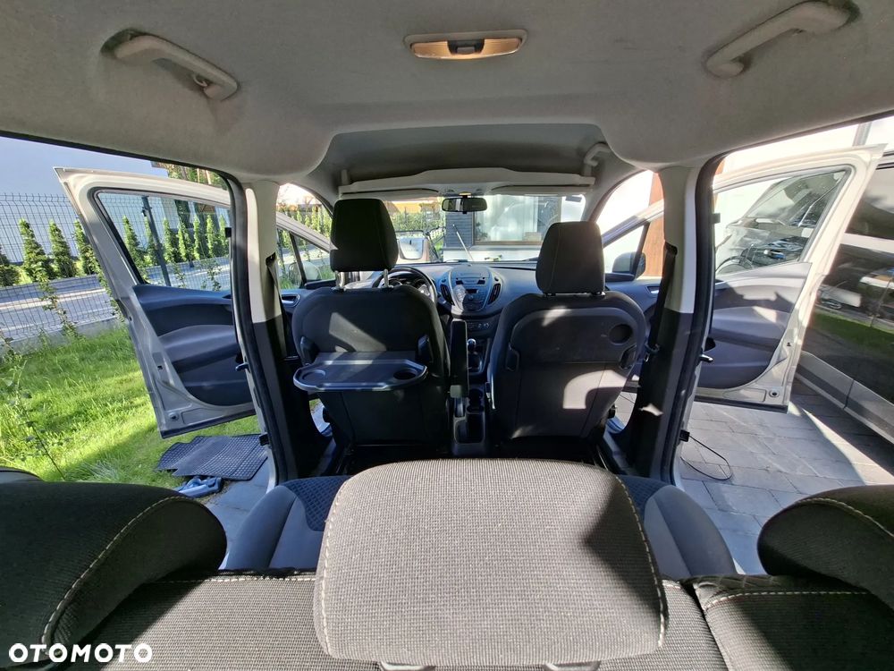 Ford Tourneo Courier 1.5 TDCi Trend - 12