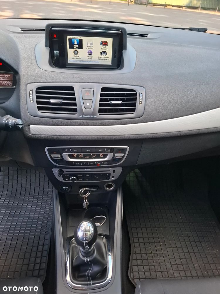 Renault Megane TCe 130 Paris - 26