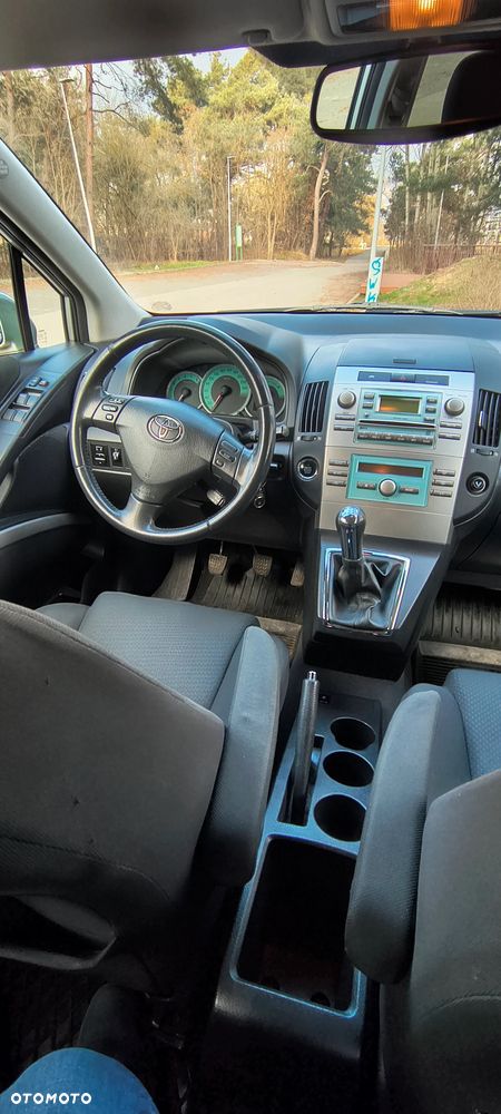 Toyota Corolla Verso - 8