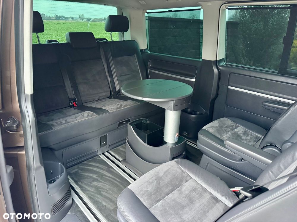 Volkswagen Multivan - 13
