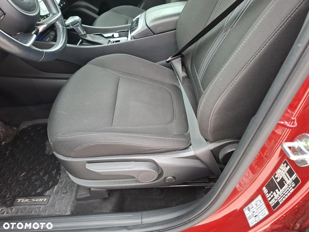 Hyundai Tucson 1.6 T-GDi 48V-Hybrid 2WD DCT Select - 11