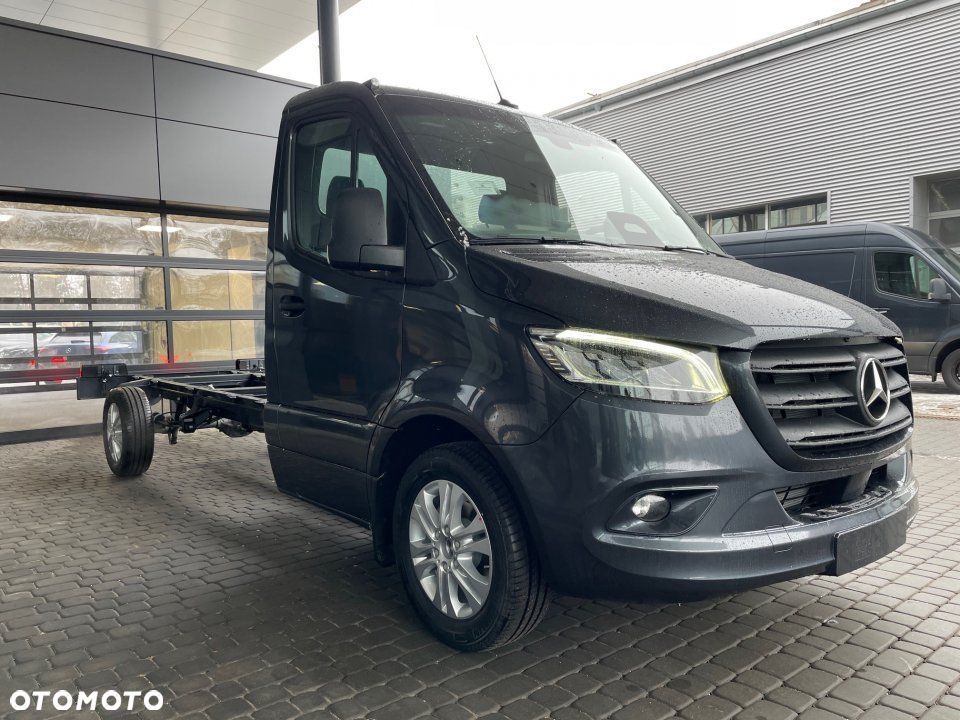 Mercedes-Benz Sprinter - 2