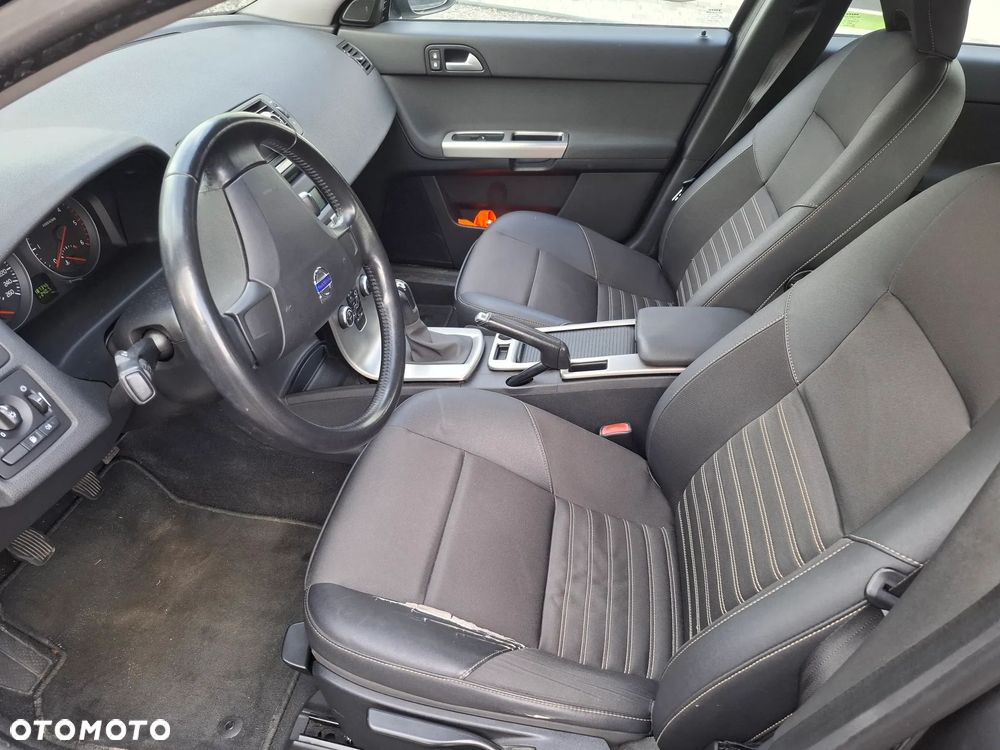 Volvo S40 2.0D Momentum - 5