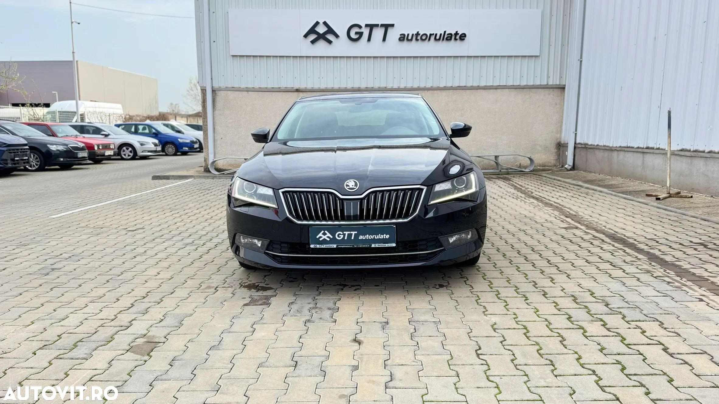 Skoda Superb 2.0 TDI DSG 4X4 Ambition - 1