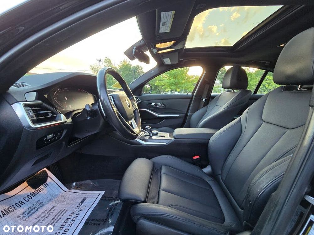 BMW Seria 3 330i Luxury Line - 12