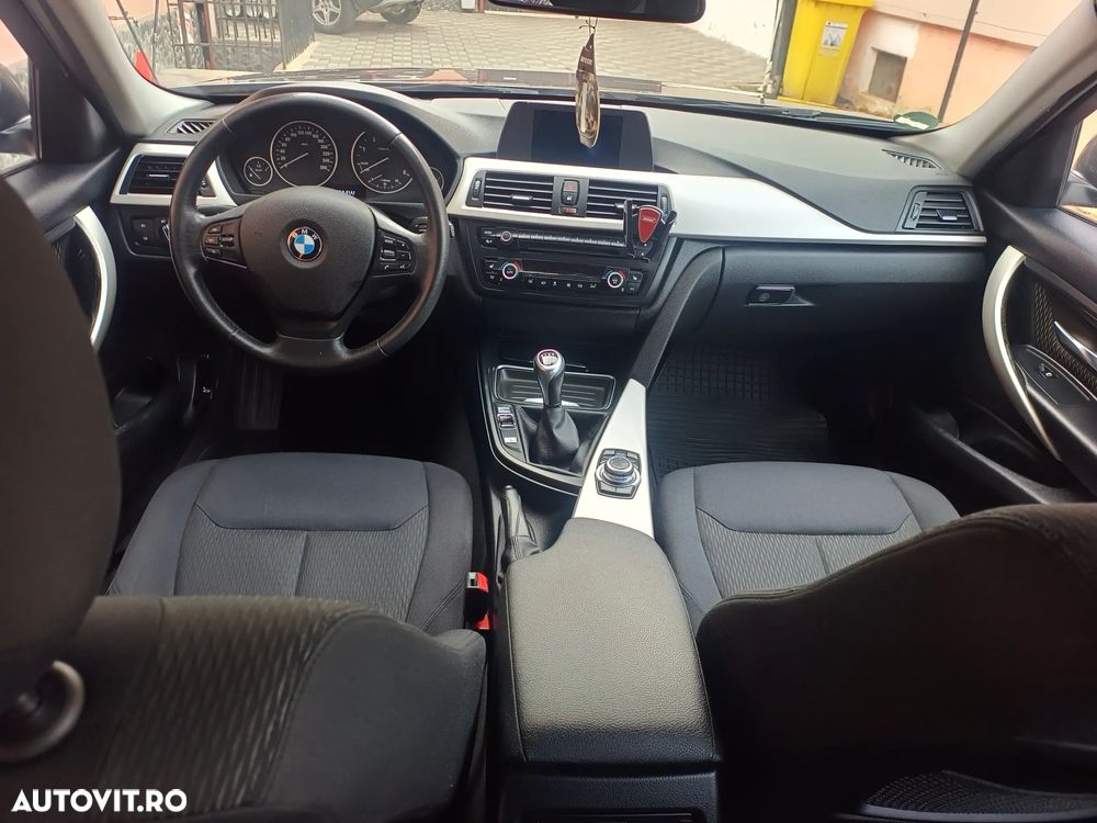 BMW Seria 3 318d - 9