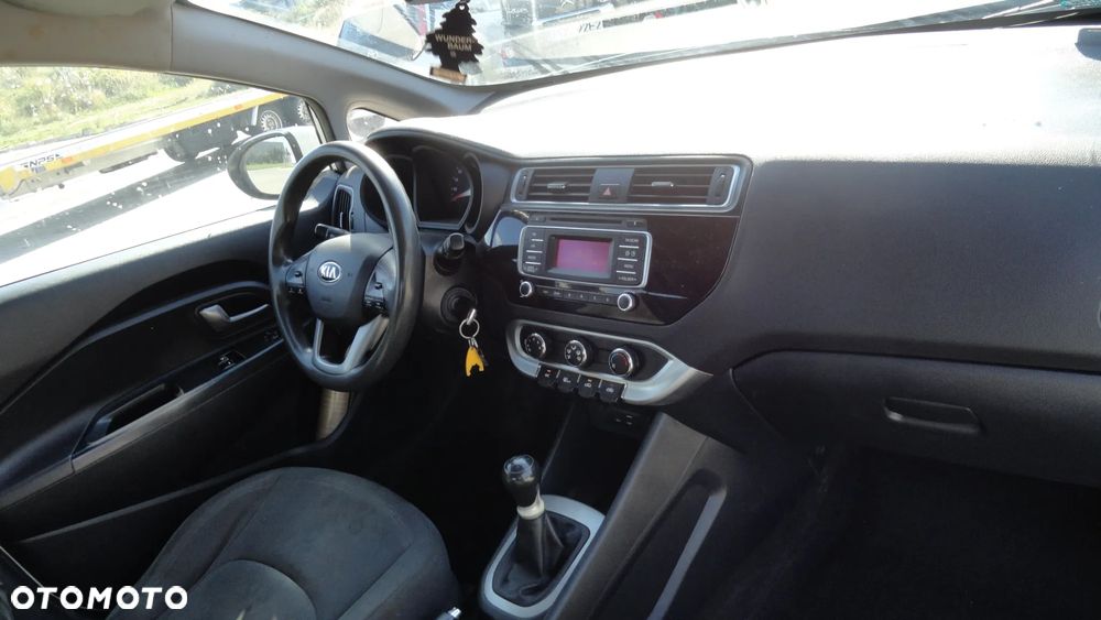 Kia Rio 1.2 L - 9