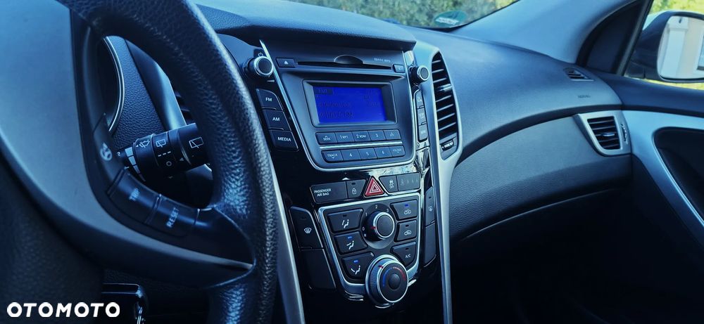 Hyundai i30 blue 1.4 Style - 10