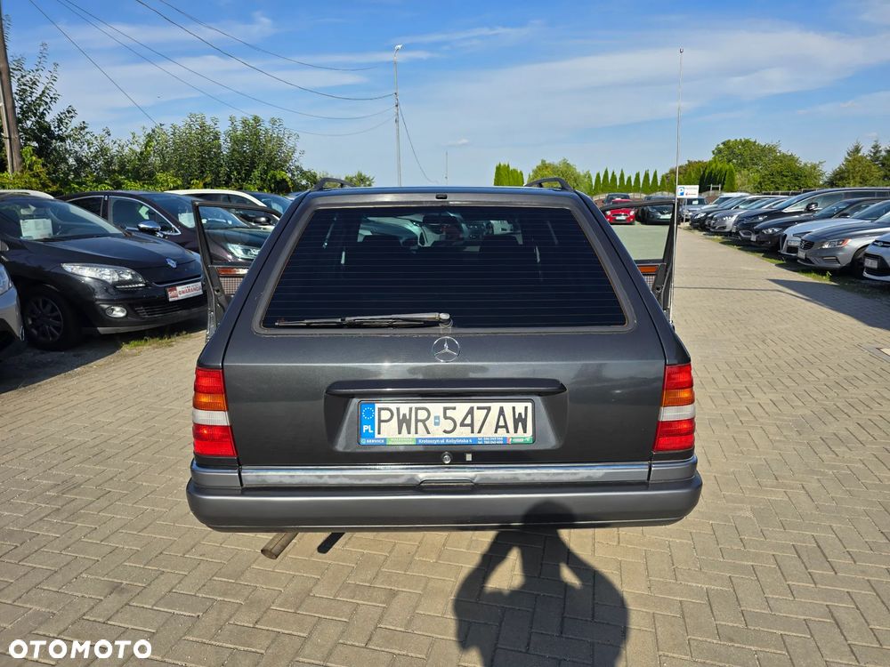 Mercedes-Benz Klasa E - 22