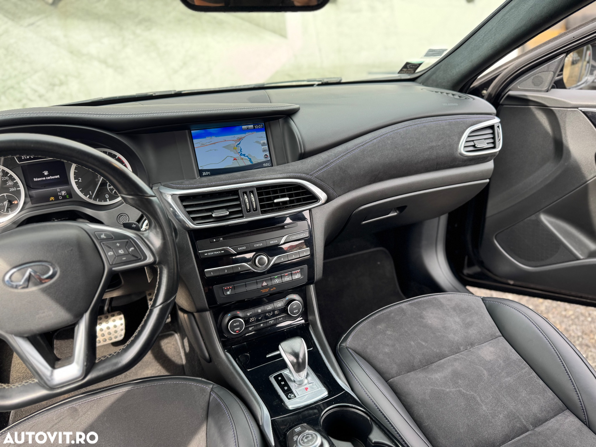 Infiniti Q30 2.2d DCT Sport City Black - 24