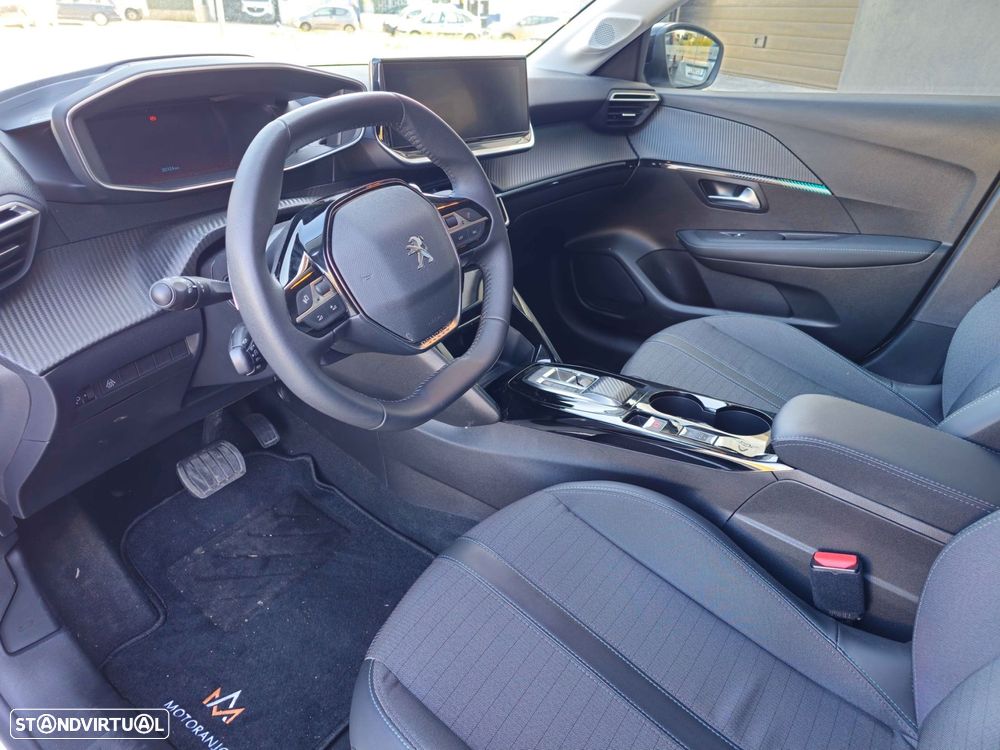 Peugeot 208 1.2 PureTech Allure EAT8 - 11