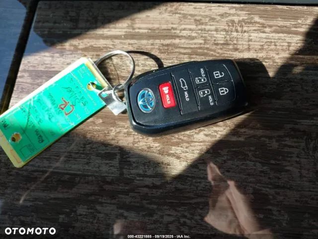 Toyota Sienna - 14