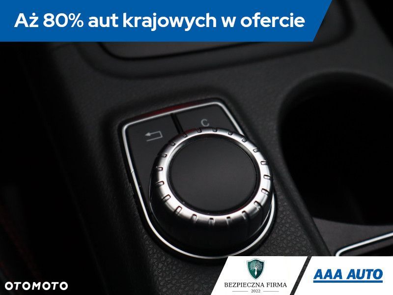 Mercedes-Benz GLA - 21