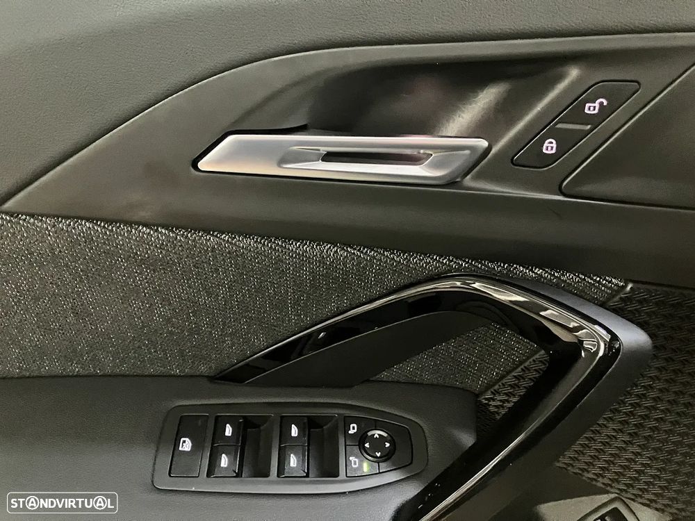 BMW X1 sDrive18i - 12