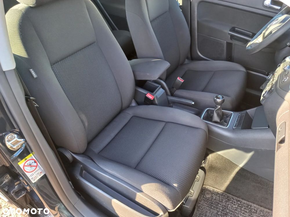 Volkswagen Golf Plus 1.6 TDI DPF Style - 24