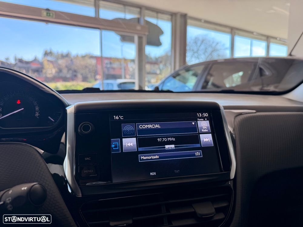 Peugeot 208 1.2 PureTech Style - 15