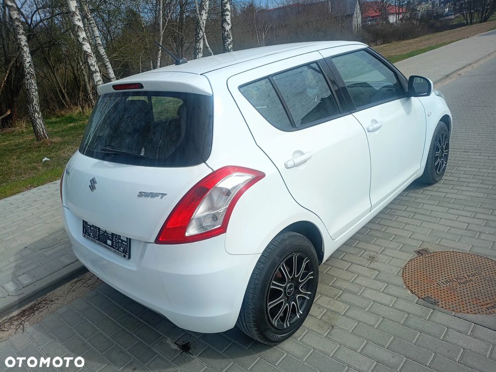 Suzuki Swift - 5