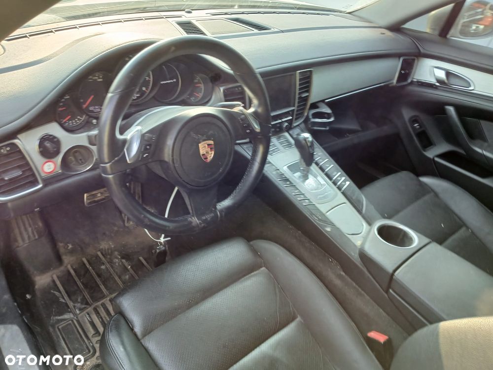 Porsche Panamera 4 PDK - 7