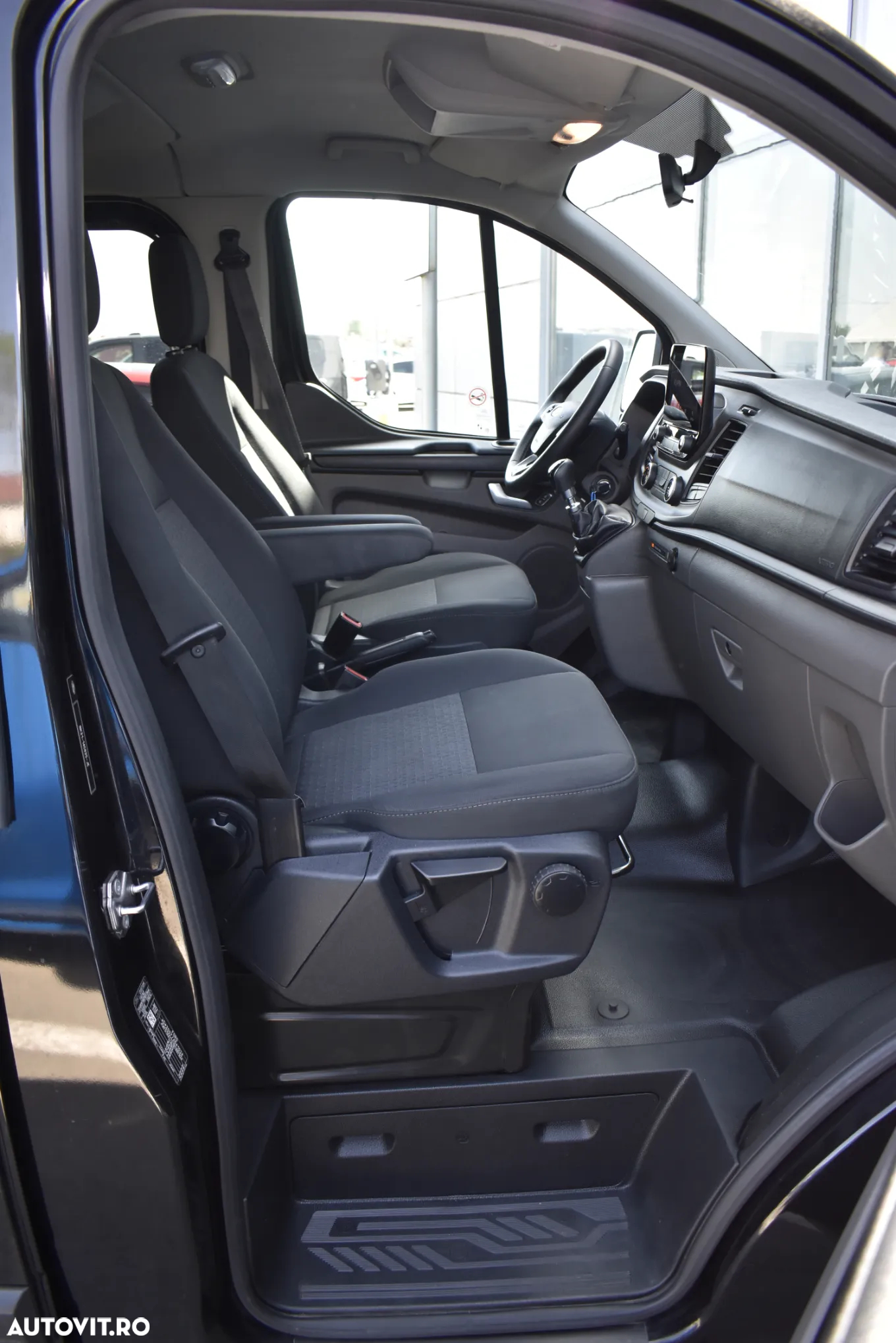 Ford Transit Custom Kombi 320 2.0 EcoBlue 130 CP L2H1 Trend - 35