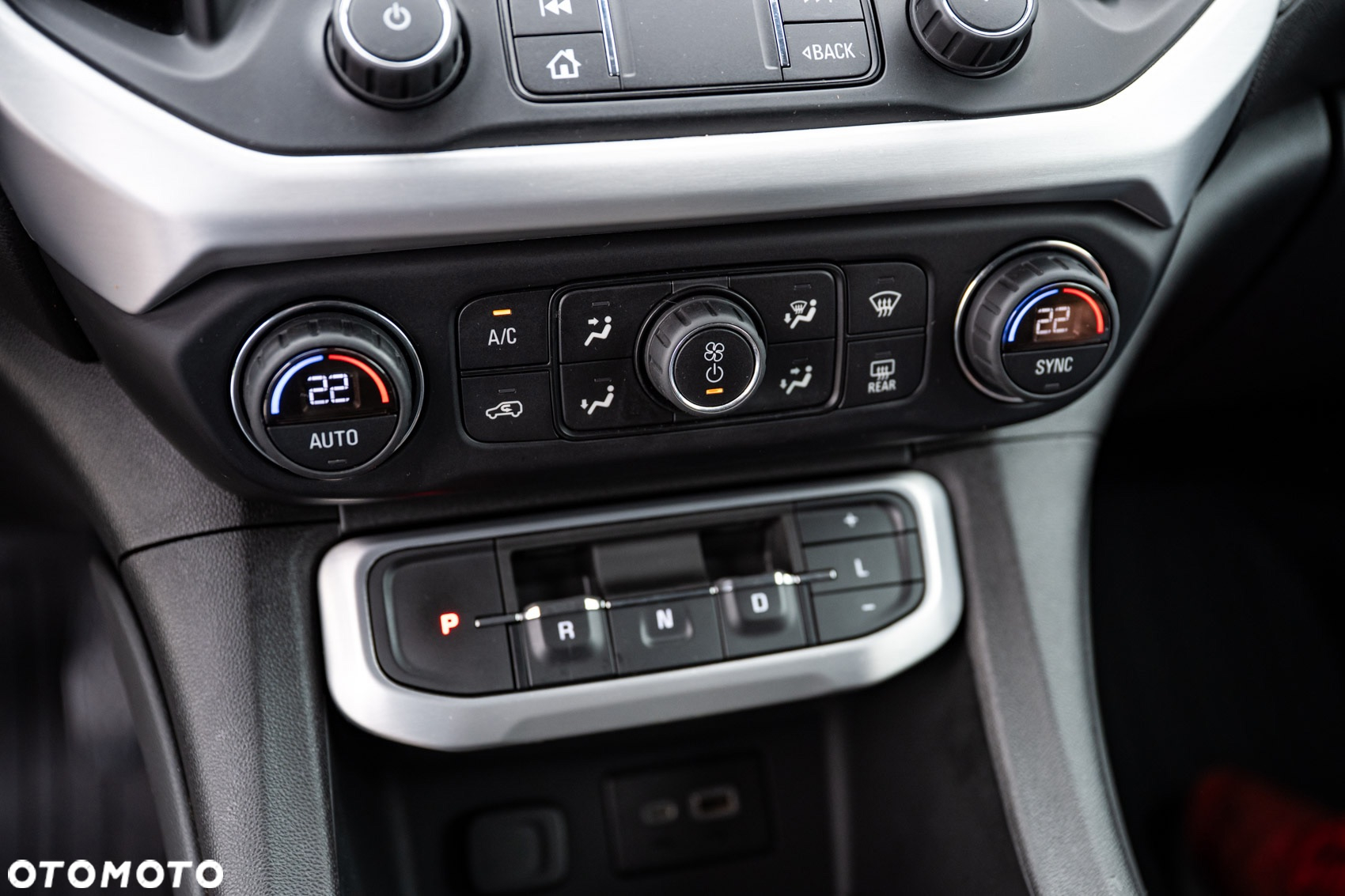 GMC Acadia - 18