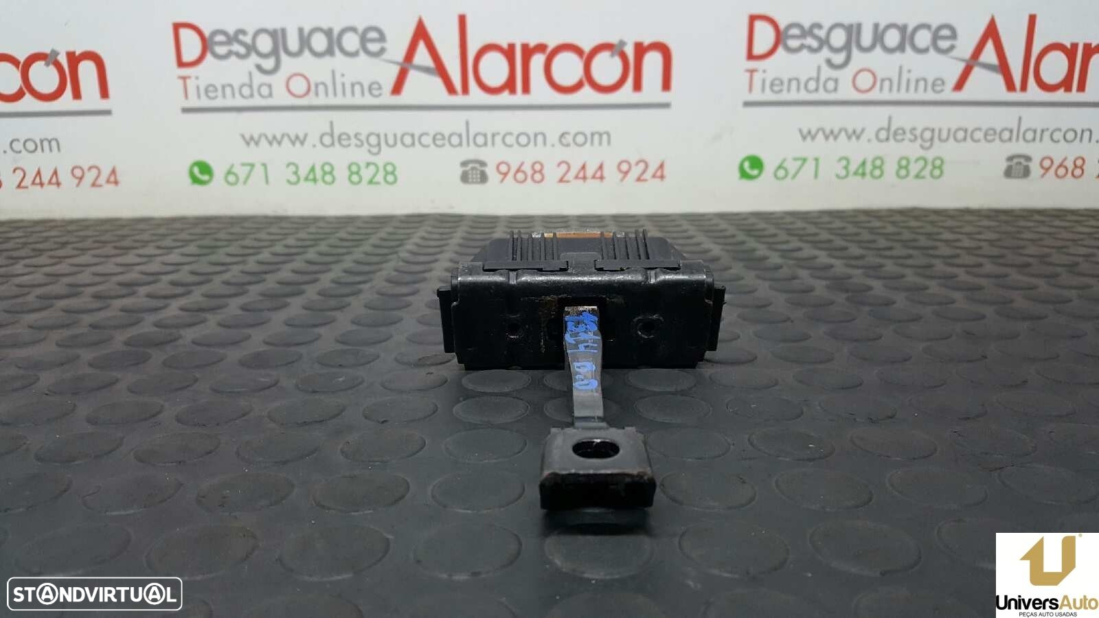 RETENTOR DA PORTA DIANTEIRA DIREITA BMW SERIE 3 BERLINA (E90) 320D - 2